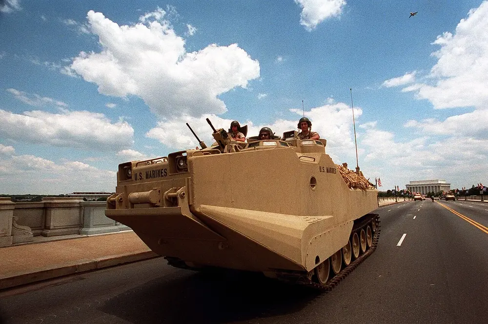 APC AAV-7A1 Amphibious