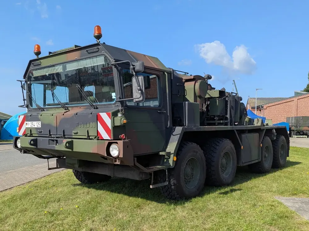 Tractor SLT-50 [CH]
